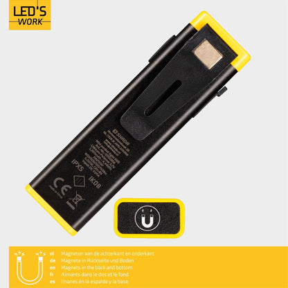 Zwart en geel LED's WORK zaklamp met USB-oplader en 100lm verlichting, geschikt voor wandelen en avondwandelingen in het bos. Compacte, waterdichte zaklamp voor buitenactiviteiten.