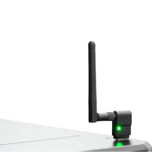 Grijze draadloze antenne met groene statuslamp, geïntegreerd in een wit apparaat. Geschikt voor WiFi-verbinding en draadloze netwerktoepassingen.