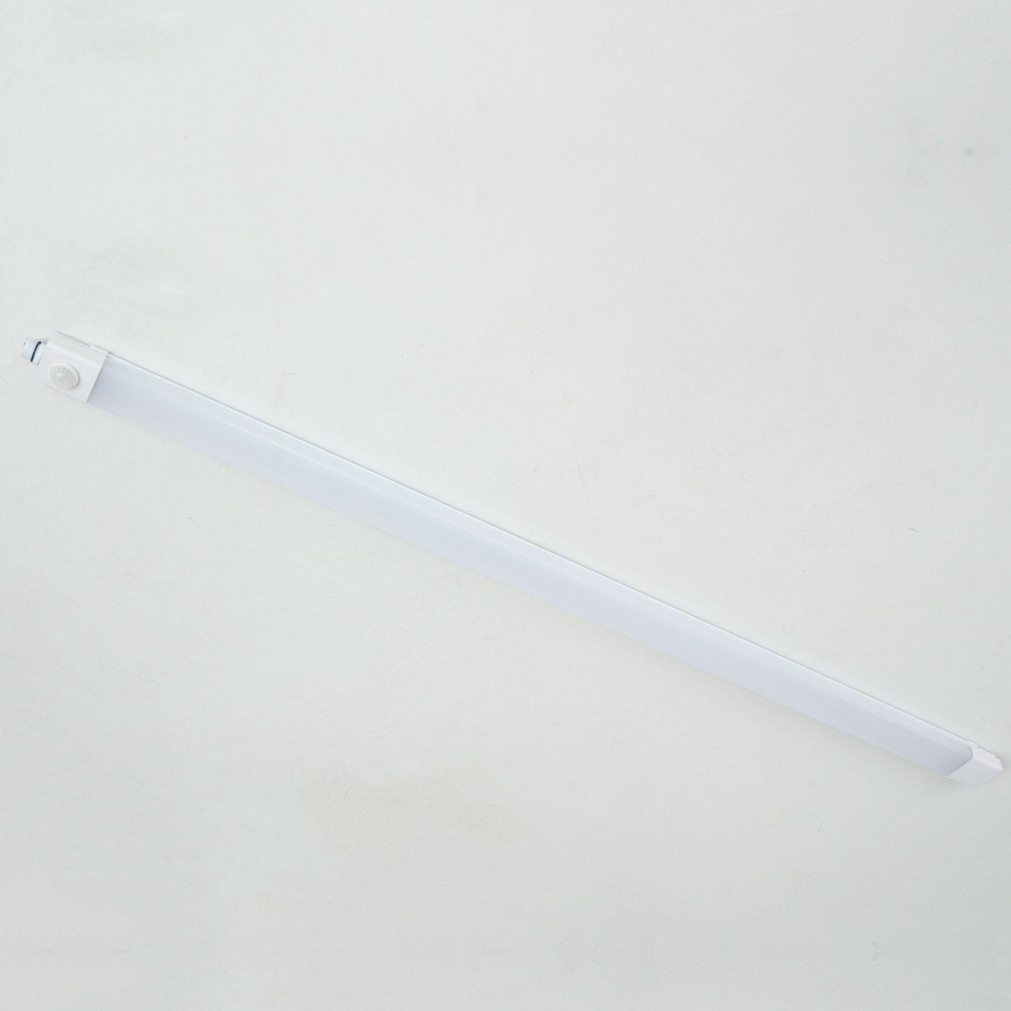 Comnox - LED TL verlichting met bewegingssensor - Krachtig licht voor binnen- & buitengebruik - 4100 lm - 120 cm detectiehoek - IP65 - IK08 - Wit