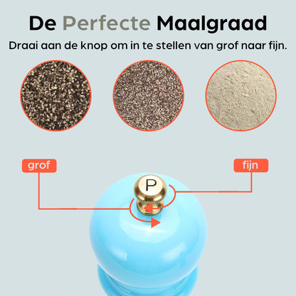 Blauwe houten pepermolen en zoutmolen met goudkleurige doppen, geplaatst op een blauwe standaard met het merk hermanos. Ideaal voor keukengereedschap en decoratieve keukenaccessoires.