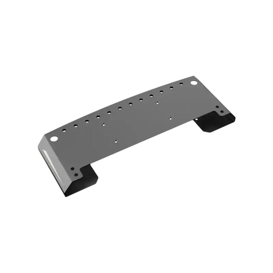 Zilverkleurige metalen montageplaat met gaten voor bevestiging, geschikt voor PC-kasten. Geschikt voor DIY-computers en hardware-upgrades.
