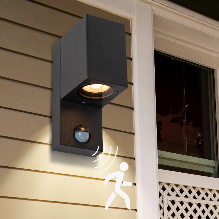 Comnox - NØRD Down Sensor – Zwarte Aluminium Wandlamp – Efficiënte Beweging‑ en Daglichtsensor – 1x GU10 – IP44 – 150 x 116 x 70 mm – zwart