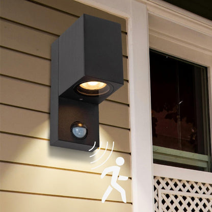 Comnox - NØRD Down Sensor – Zwarte Aluminium Wandlamp – Efficiënte Beweging‑ en Daglichtsensor – 1x GU10 – IP44 – 150 x 116 x 70 mm – zwart