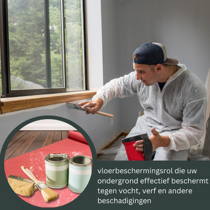 Een roze, cilindrisch rolproduct van Polycover, met wit etiket en barcode, geschikt voor bescherming van meubels of voorziening van interieurs. Ideaal voor decoratieve of functionele toepassingen in woon- en commerciële ruimtes.