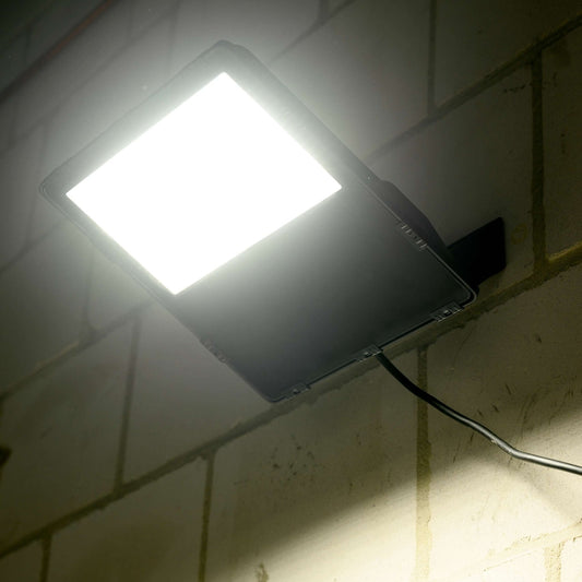 Comnox - PremiumPro LED Floodlight 100W - Hoogste energie-efficiëntie - Levensduur van 25 jaar - 16000 lm - IP66 - zwart