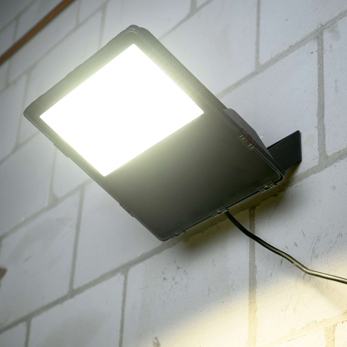 Premium LED Floodlight 100W - Levensduur van 30 jaar - IP66 Waterdicht - 16000 lm