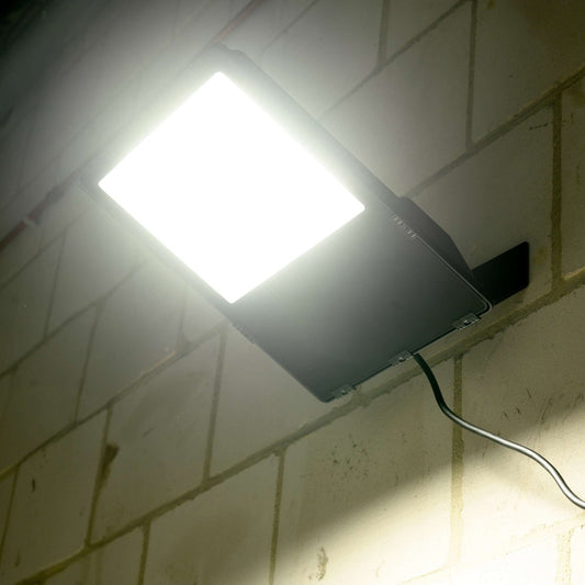 Premium LED Floodlight 150W - Levensduur van 30 jaar - IP66 Waterdicht - 24000 lm