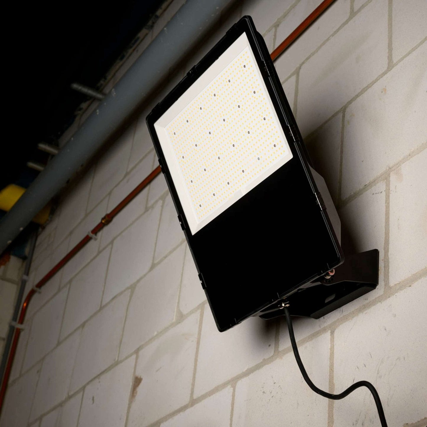 Premium LED Floodlight 300W - Levensduur van 30 jaar - IP66 Waterdicht - 50000 lm