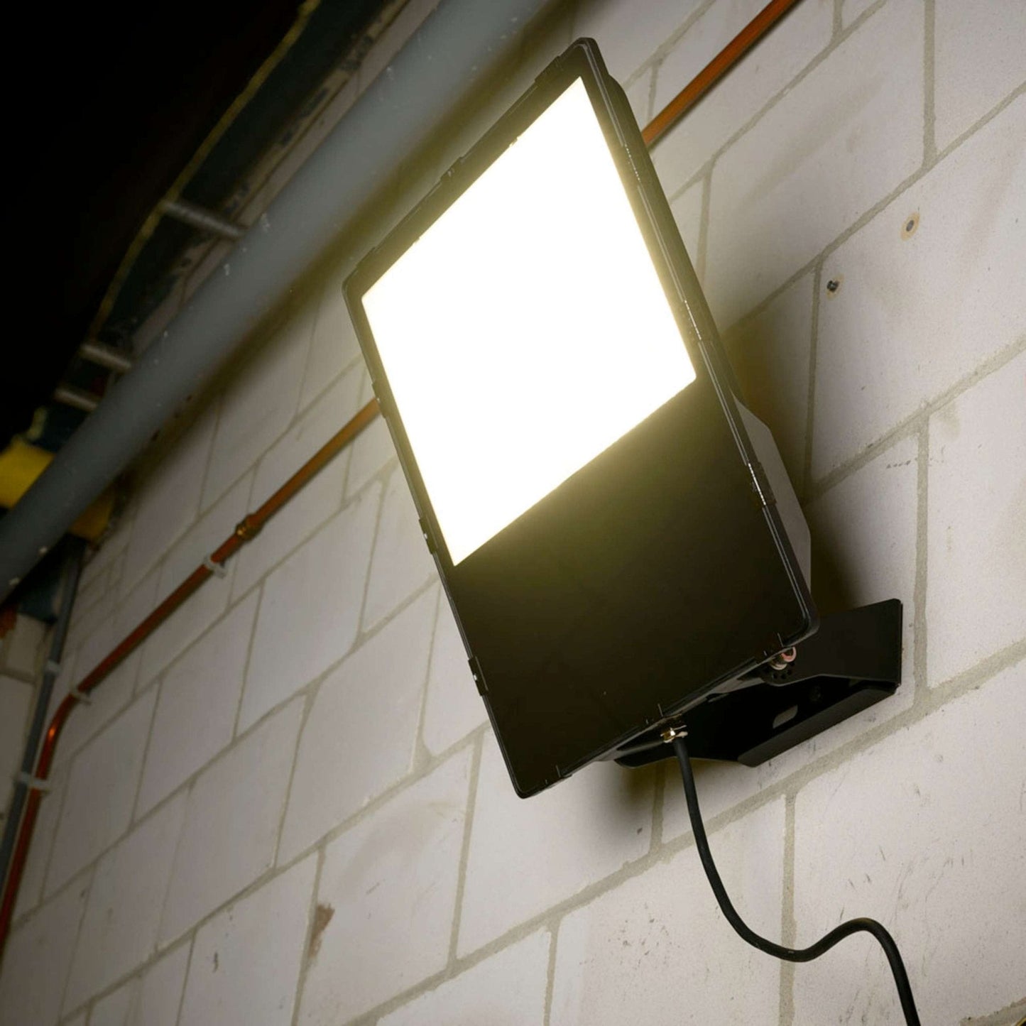 Premium LED Floodlight 300W - Levensduur van 30 jaar - IP66 Waterdicht - 50000 lm