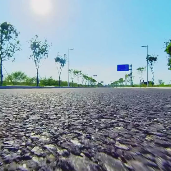 RC Monstertruck 1:16 4WD Off Road – Superborstelloze Motor – 80 km/h – Hooge Snelheid – Drifting & Racing - productvideo 2
