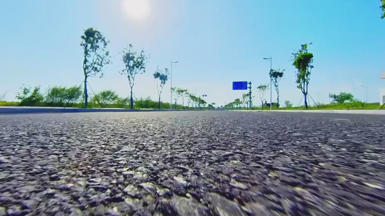 RC Monstertruck 1:16 4WD Off Road – Superborstelloze Motor – 80 km/h – Hooge Snelheid – Drifting & Racing - productvideo 2