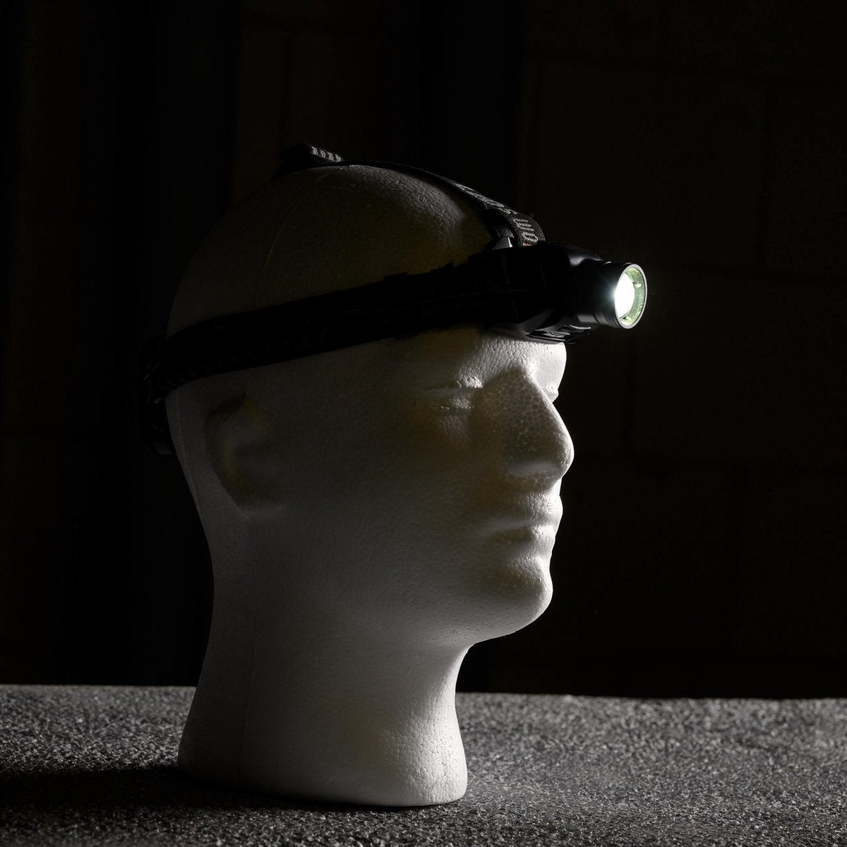 LED's Work Hoofdlamp op batterijen - Met zoomfunctie - Dimbaar - IP44 waterdicht - 400 Lumen