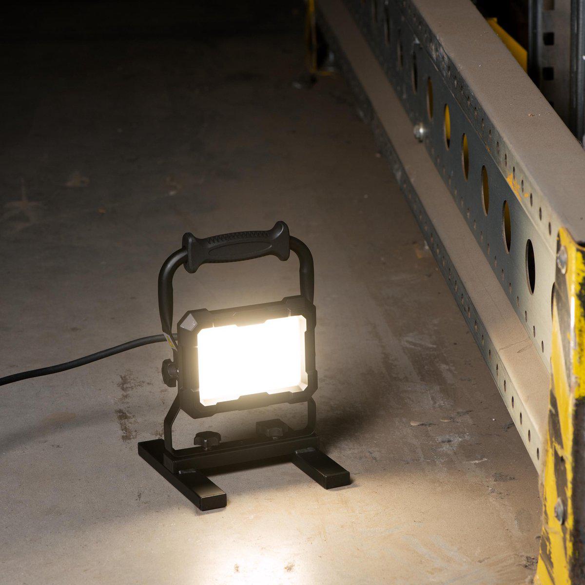 LED's Work Professionele LED Bouwlamp 2850 - Rough Service Tested - 5 meter snoer - 30W - IP65