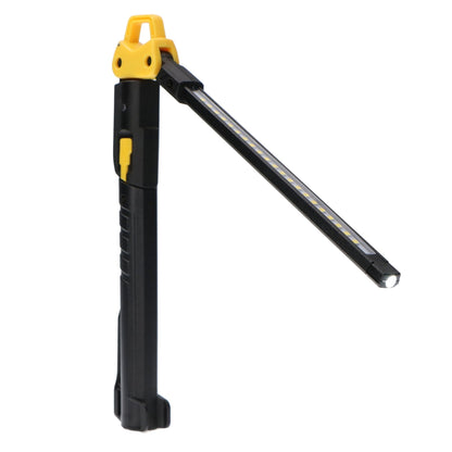 Zwarte LED-werklicht met gele handgreep en verstelbare arm, geschikt voor reparaties en onderhoud. Compacte, waterdichte constructie voor gebruik in garage of werkplaats.