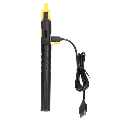 Zwarte LED-werklicht met gele handgreep en verstelbare arm, geschikt voor reparaties en onderhoud. Compacte, opvouwbare constructie voor gebruik in garage of werkplaats.