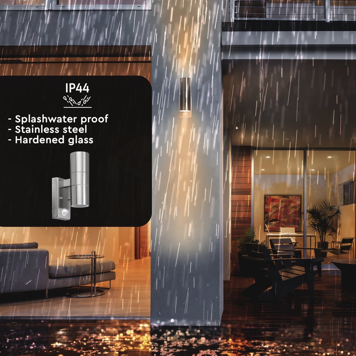 Zwart, cilindrisch buitenspotlicht met warm wit licht, gemonteerd op een donkere bakstenen muur. Modern ontwerp voor buitenverlichting en nachtbeveiliging.