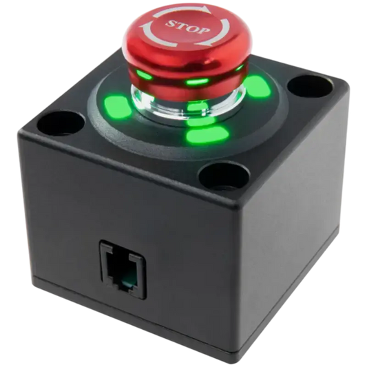 Rode stopknop met glanzend oppervlak en witte tekst, geïntegreerd in een zwarte kubus met groene LED-indicatoren en een Ethernet-poort, geschikt voor industriële automatisering en veiligheidscontrole.