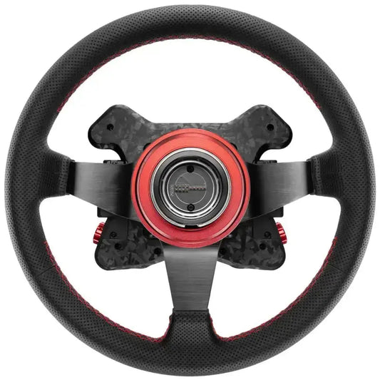 Zwart stuurwiel met rood contraststiksel en carbonlook, voorzien van kleurrijke knoppen en een centraal logo. Geschikt voor racegames en gaming-sessies met hoge precisie.