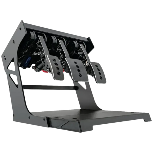 Zwart metalen racepedaalset met drie pedalen en zichtbare mechanische onderdelen, geschikt voor racegames en simulator-gebruik. Robuust ontwerp met textuur op de voetplaten voor betere grip.