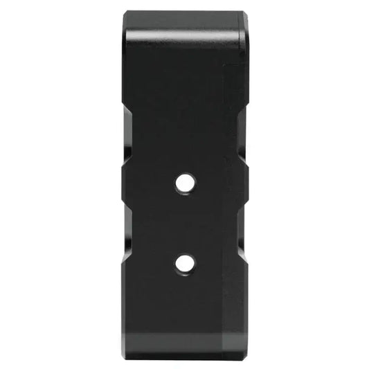 Zwarte #SIMAGIC fietsstuurverlengstuk met precisiegesneden openingen en zichtbare schroefmontages. Gemaakt van lichtgewicht aluminium voor betere handvatcontrole tijdens mountainbiken.