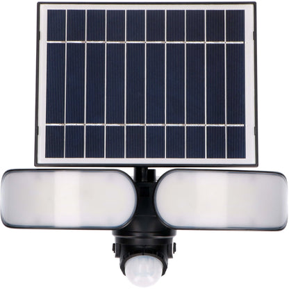Zwarte zonnepanelenverlichting met twee heldere LED-lampen en bewegingssensor, gemonteerd op een donkere bakstenen muur. Ideaal voor veilige buitenverlichting en nachtverlichting in tuinen of op gangpaden.