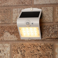 Comnox - LongLife Solar series - Slimme Zonne-energie Wandlamp - 220 Lumen met Bewegingssensor