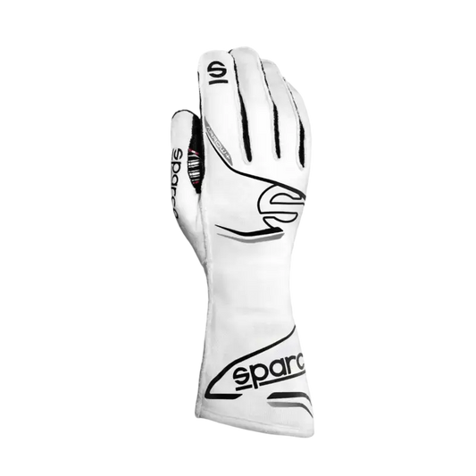 Een witte Sparco racehandschoen met zwarte logo’s en stiksels, gemaakt van lichtgewicht materiaal voor optimale grip en bescherming tijdens motorsport. Geschikt voor raceauto’s en trackday-gebruik.