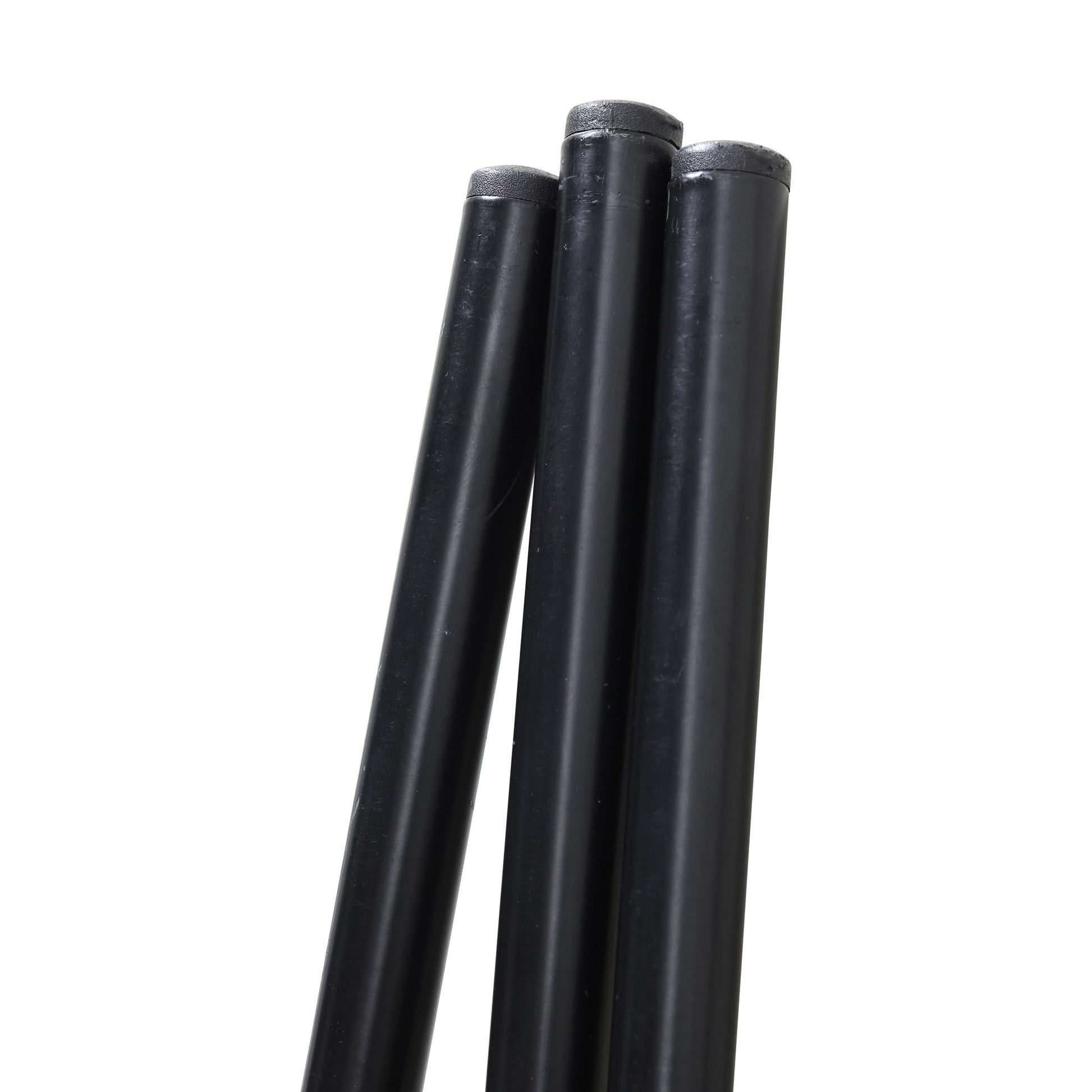 Zilverkleurige knoppen met windmolenlogo op zwarte metalen stangen, geschikt voor tuinmeubilair of decoratieve installaties. Detailopname van de verfijnde, industriële ontwerpdetails.