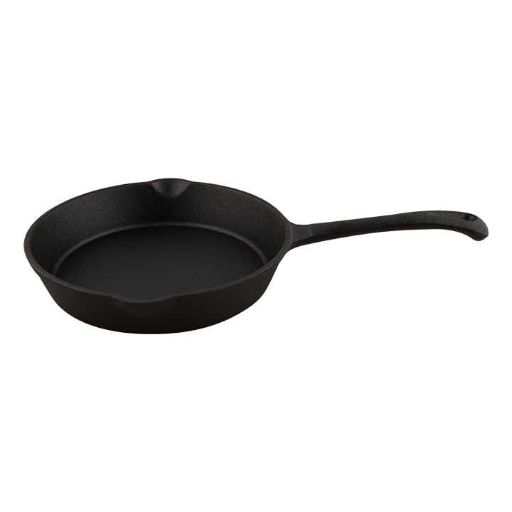Zwarte kookpan van gietijzer met gladde binnenkant en lang handvat, geschikt voor grillen en bakken. Robuust ontwerp voor elke keuken, perfect voor professionele en thuiskeukens.