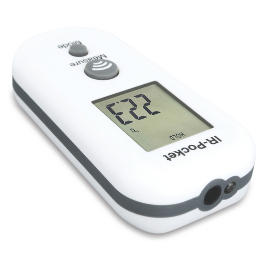 Een witte IR-Pocket infrarood thermometer met digitale display, die 22,3°C toont. Het apparaat heeft een Wi-Fi-knop en een modusknop voor nauwkeurige temperatuurmeting in de keuken of bij het koken.