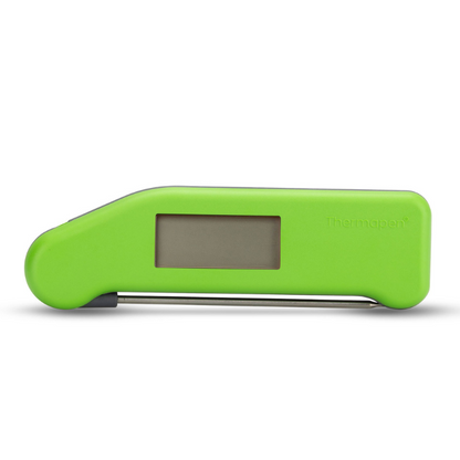 Groene digitale vlees thermometer met zichtbare temperatuur van 44,2°C, voorzien van een metalen meetstok en een helder scherm, ideaal voor precieze bereiding van vlees en brood.