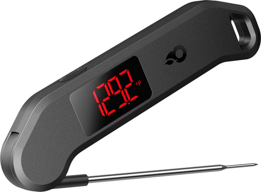 Zwart digitale vlees thermometer met rood scherm dat 127°F toont, voorzien van een metalen sensor en een handige houder. Perfect voor grillen en koken waar nauwkeurige temperatuur controle essentieel is.