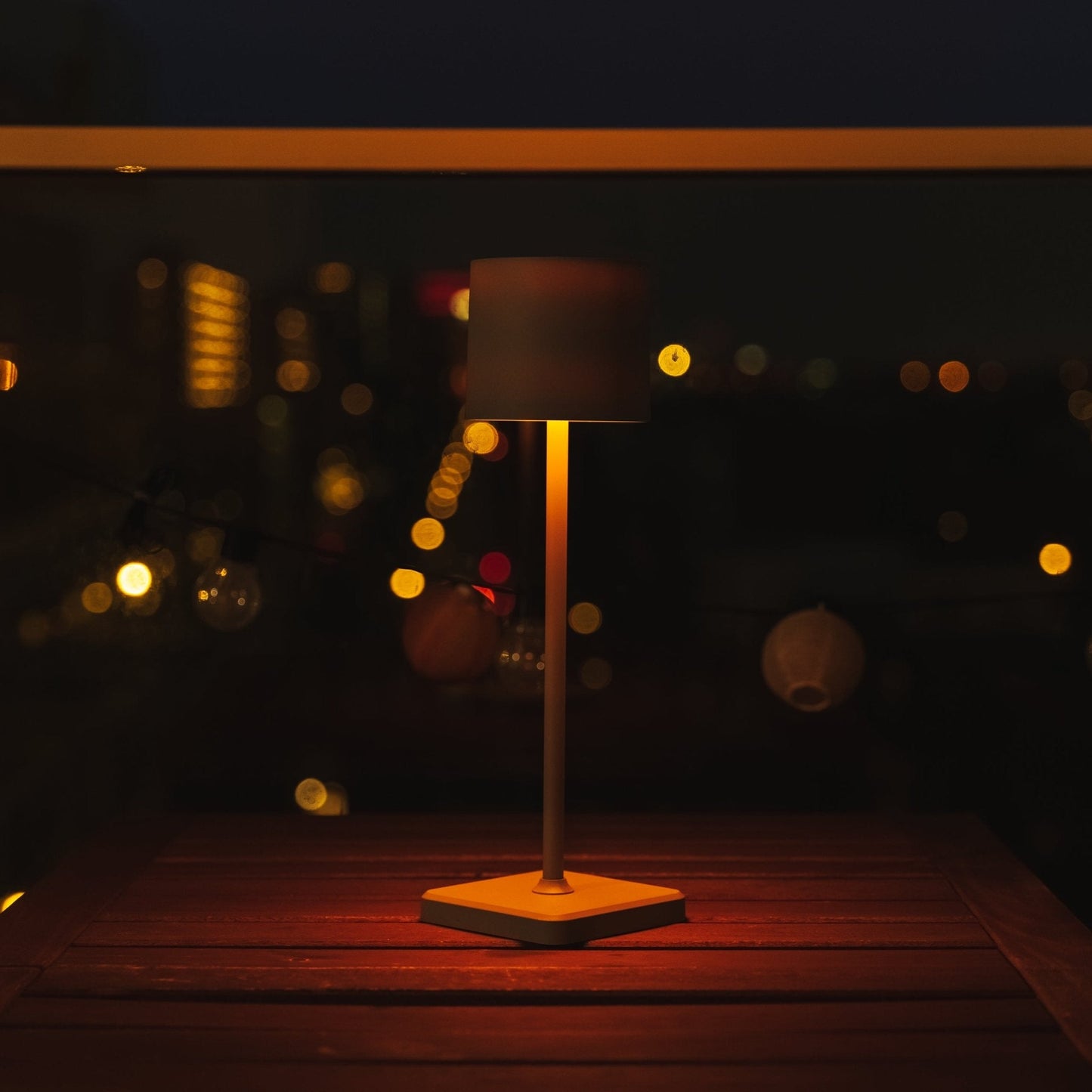 TouchDim Oplaadbare LED Tafellamp - Dimbaar via aanraking - Binnen en buiten - Grijs (kopie)