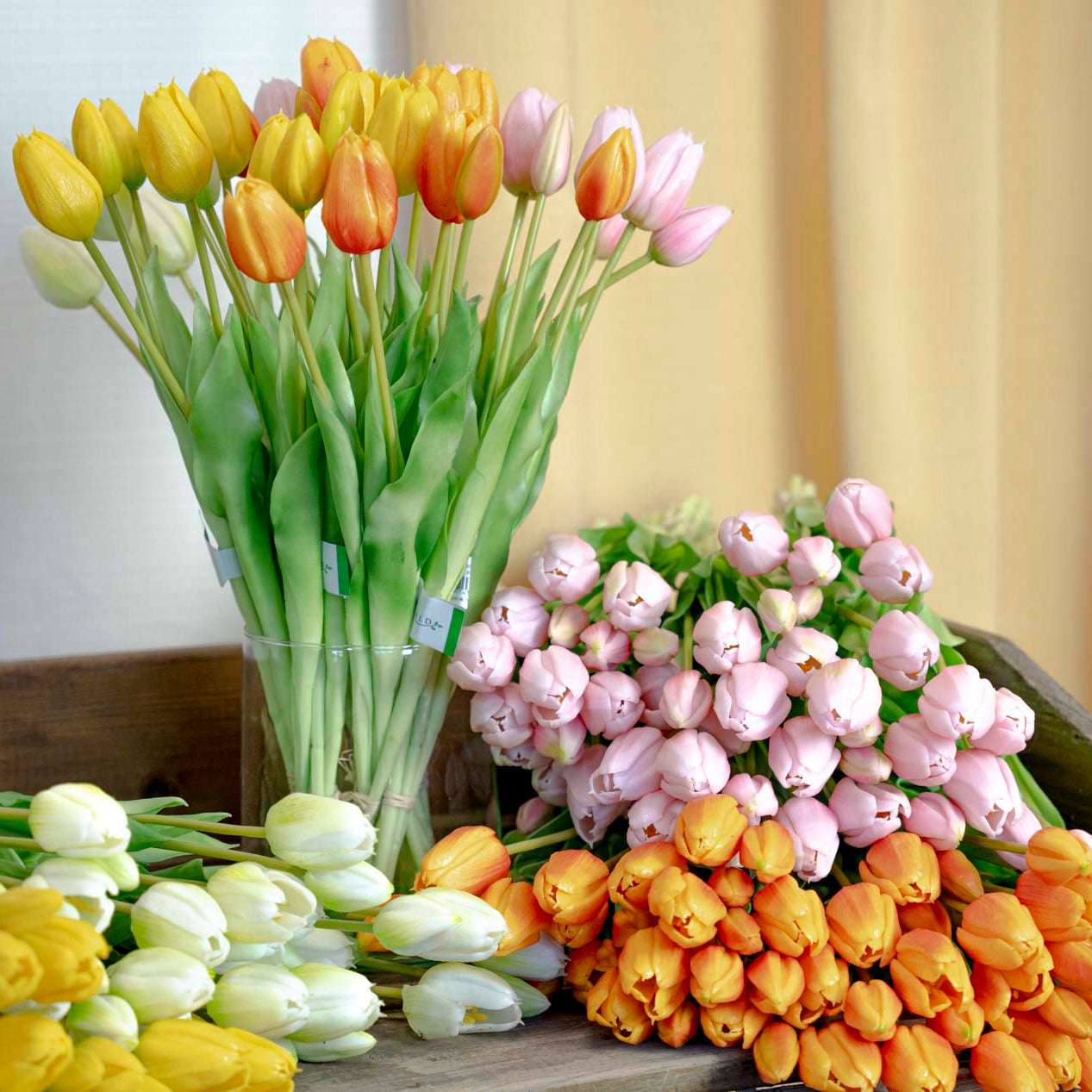 Tulip Bouquet - Orange - ‘Real Touch’ Artificial Tulips - 5 Tulip stems - 43 cm – Artificial plant – Comnox Company