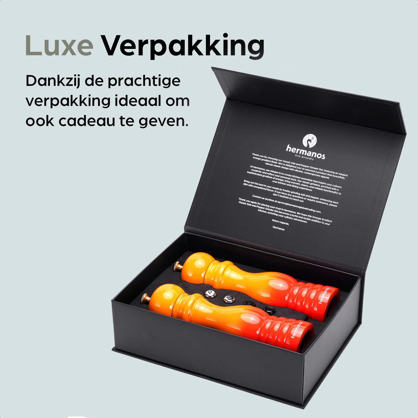 Luxe zwarte verpakking met houten zout- en pepermolenset