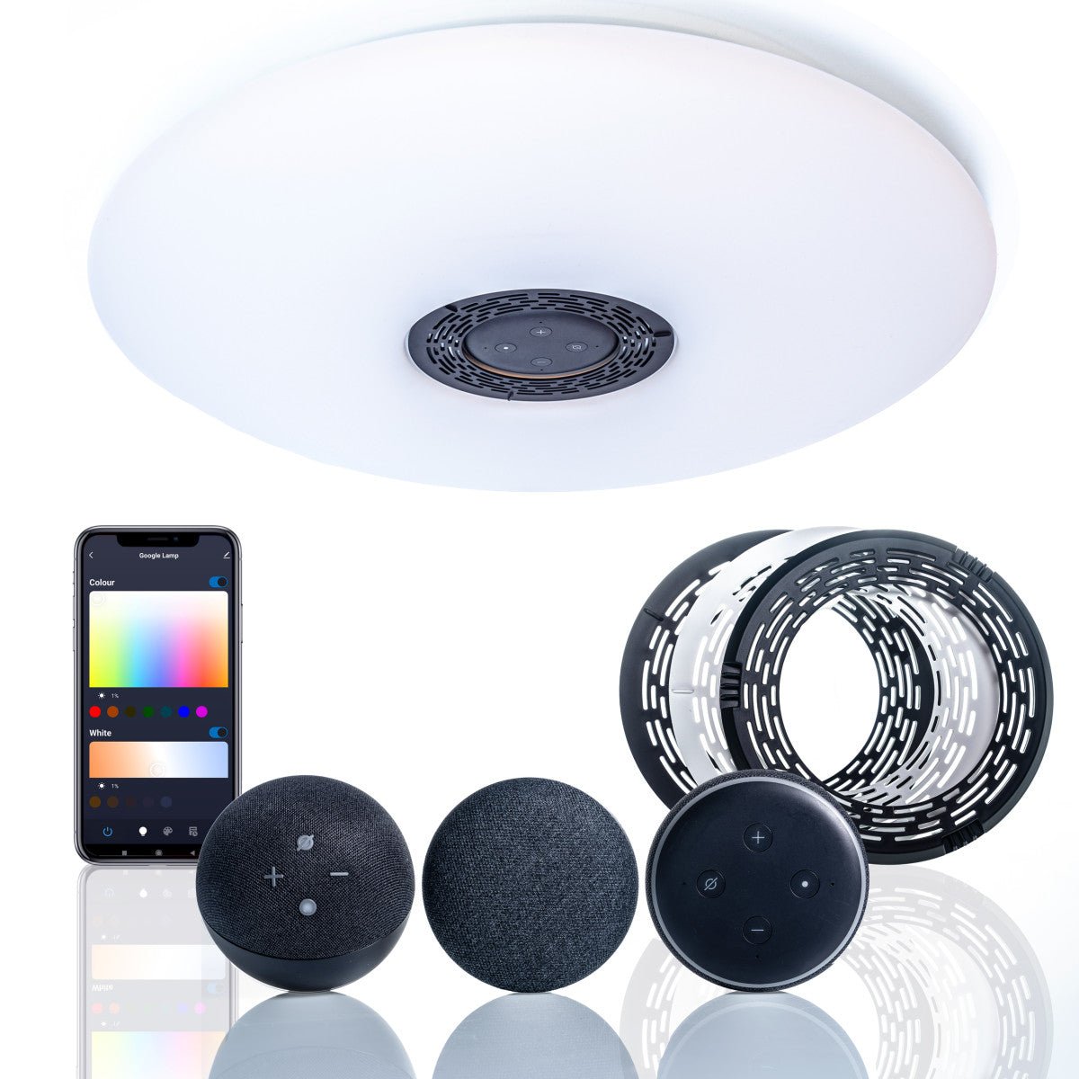 Een witte, ronde plafondlamp met zwarte bedieningsring, geïntegreerd met Google Assistant en Alexa, geschikt voor slimme huishoudens. Toont app-gebaseerde kleurcontrole en compatibiliteit met smart home systemen.