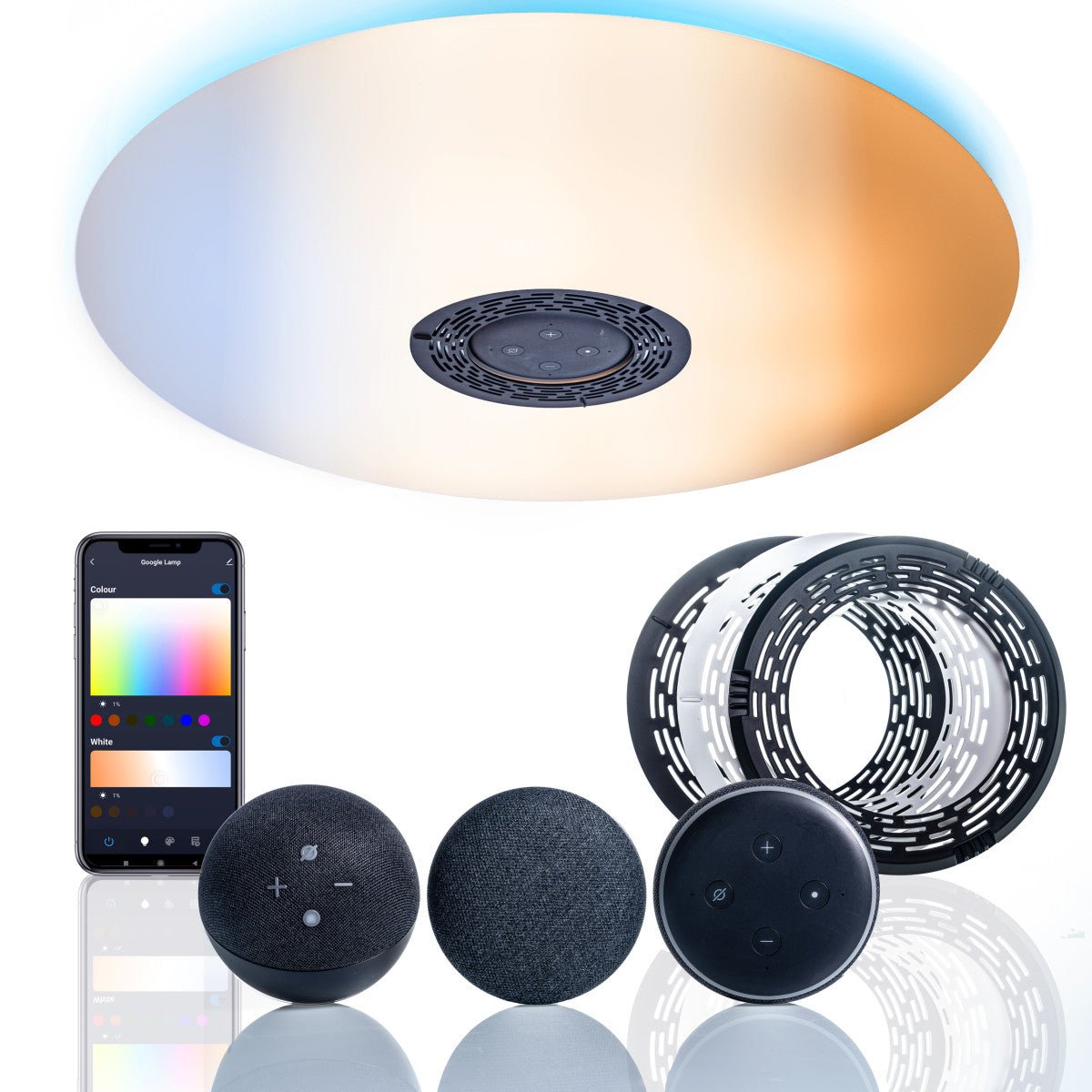 Een witte, ronde plafondlamp met zwarte bedieningsring, geïntegreerd met slimme apparaatjes voor kleurverandering en smart home-gebruik. Geschikt voor moderne woonruimtes en technologische interieurs.