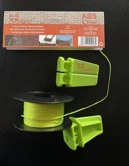 Groene OSO nylon touwrol met 50 meter elastisch, opvallend touw, geschikt voor tuin- en tuinwerktuigtoepassingen. Zichtbaar merklogo en touwstructuur op de rol.